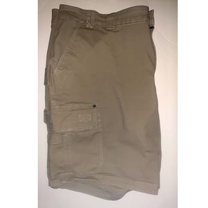 Duluth trading flex fire hose tan khaki shorts extra pockets